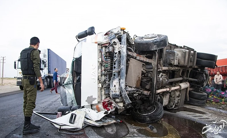 (تصاویر) واژگونی کامیون حامل انگور